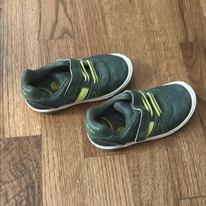 Stride Rite Green and Yellow Sneakers with Breathable Mesh